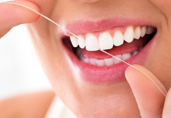 Tandtråd er vigtigt for at holde sine tænder sunde
